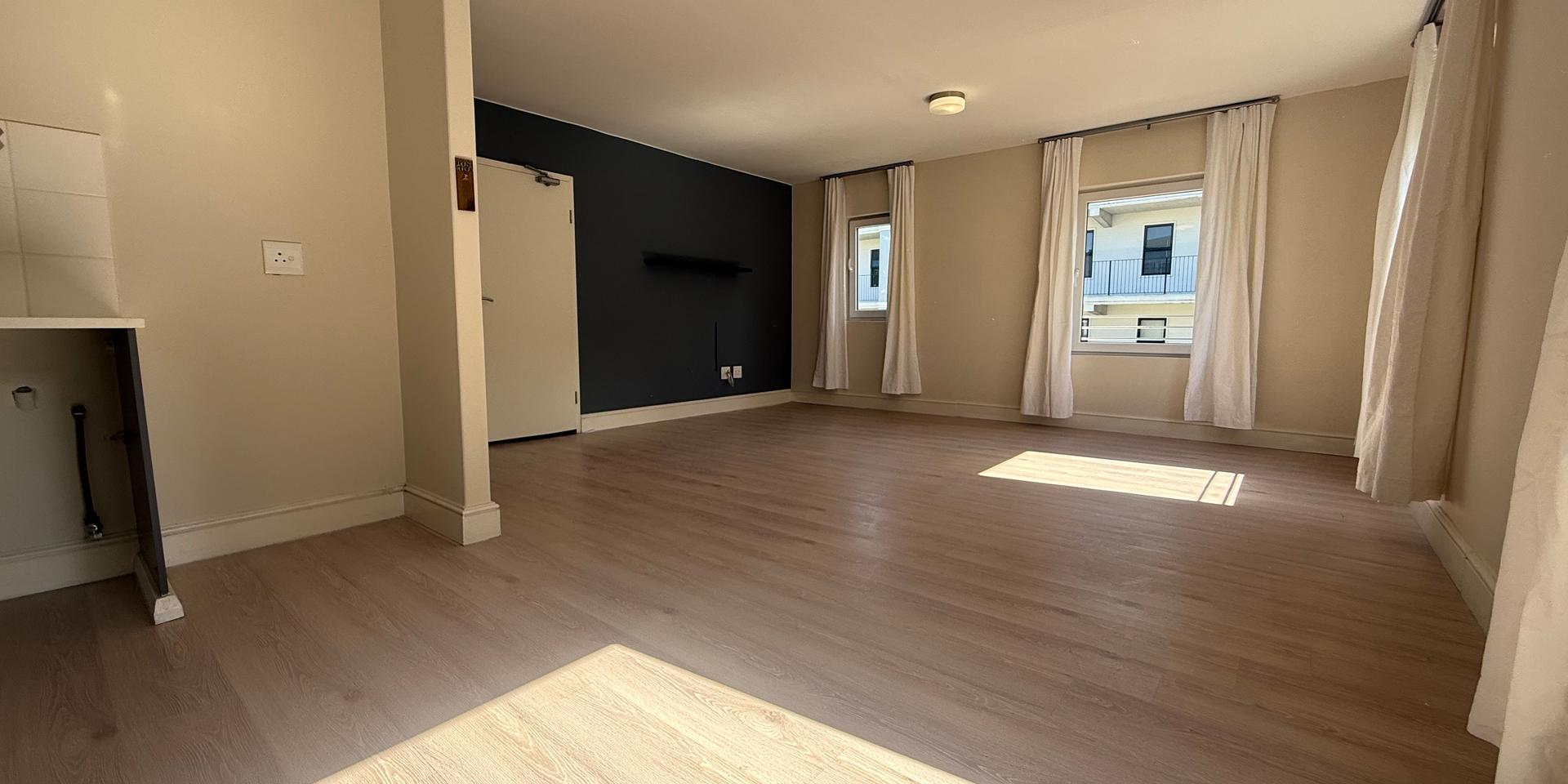 Image 4 of 6