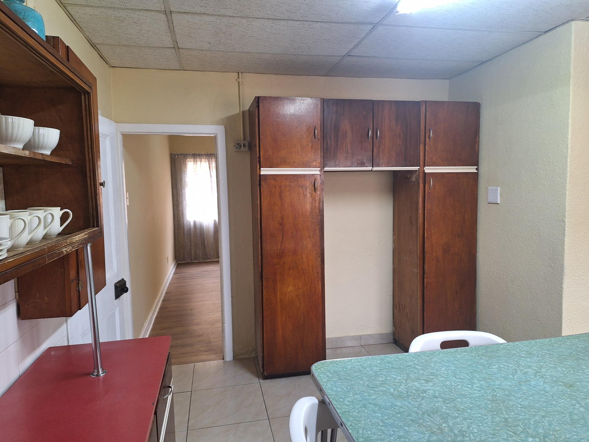 Image 3 of 6