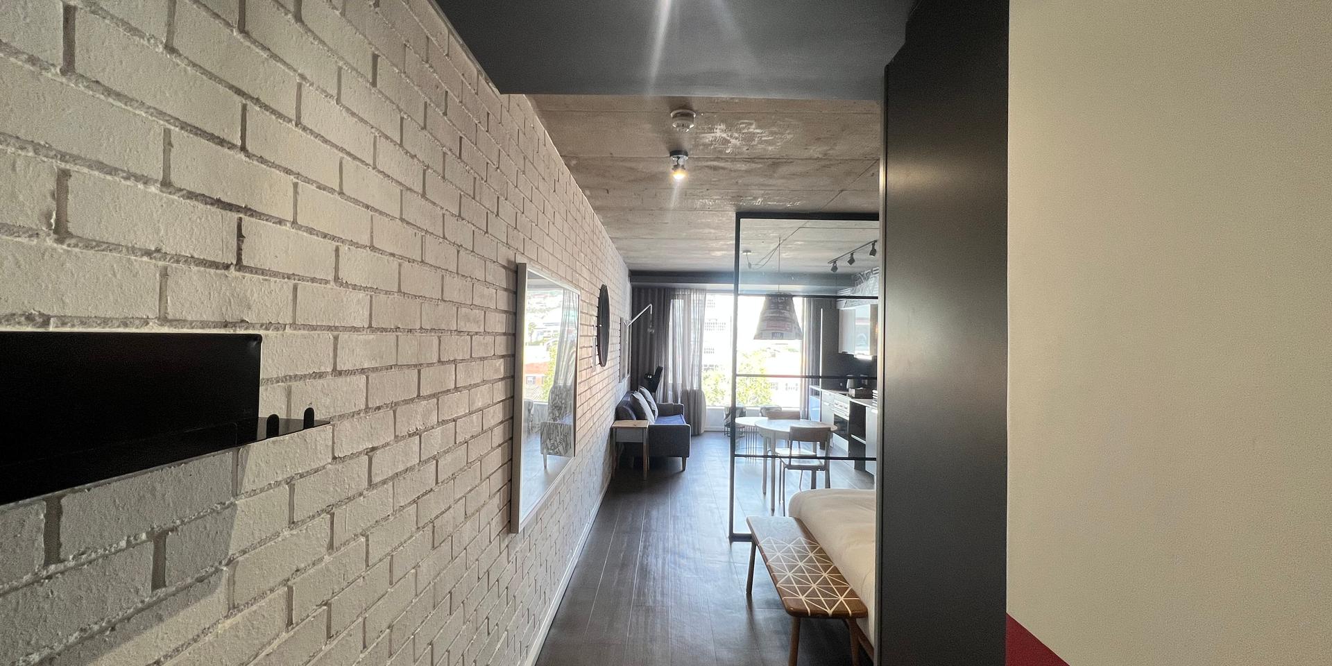 Image 4 of 6