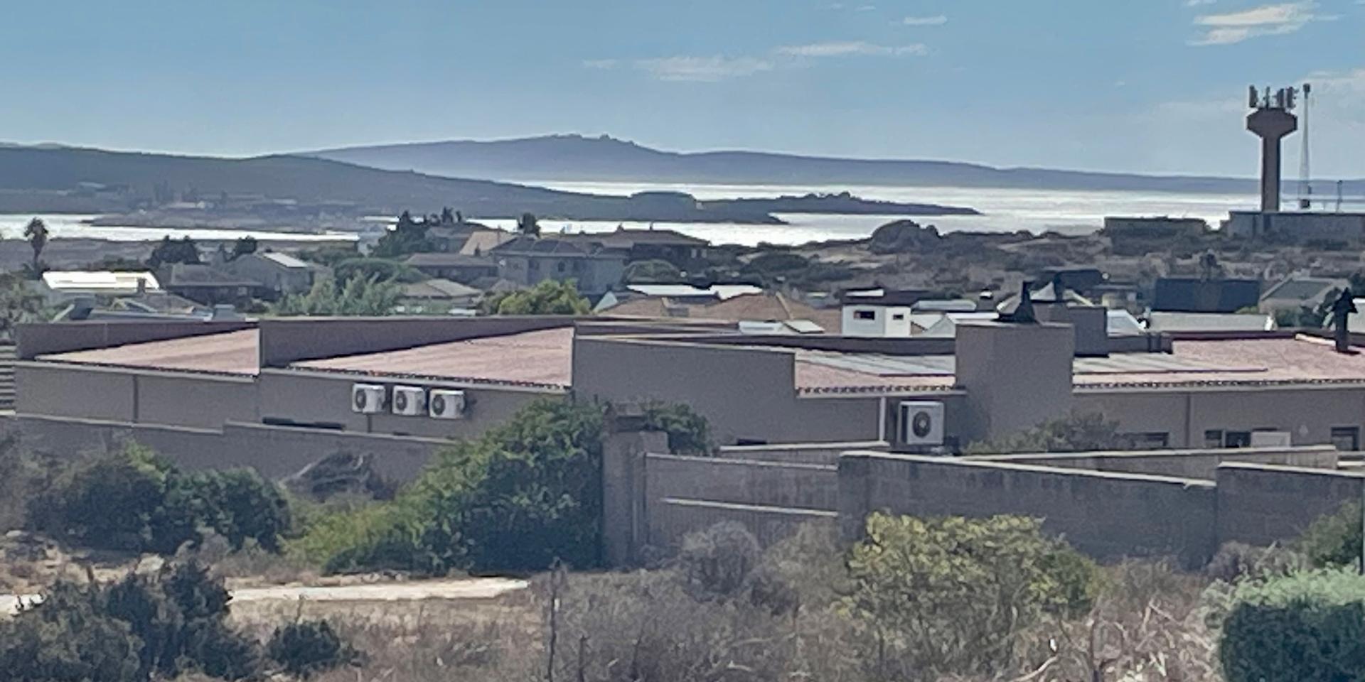 Image 2 of 6