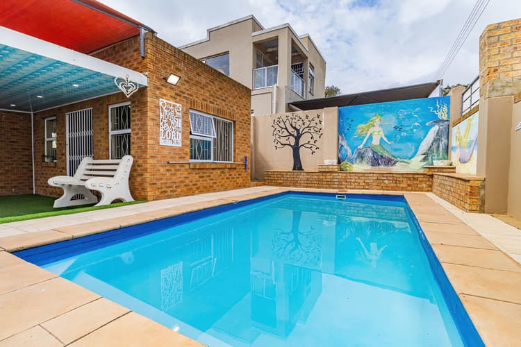 Main property image
