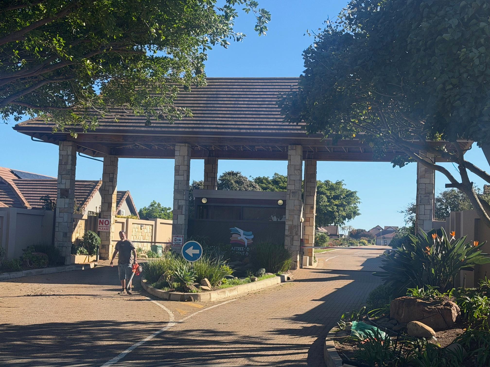 Image 4 of 6