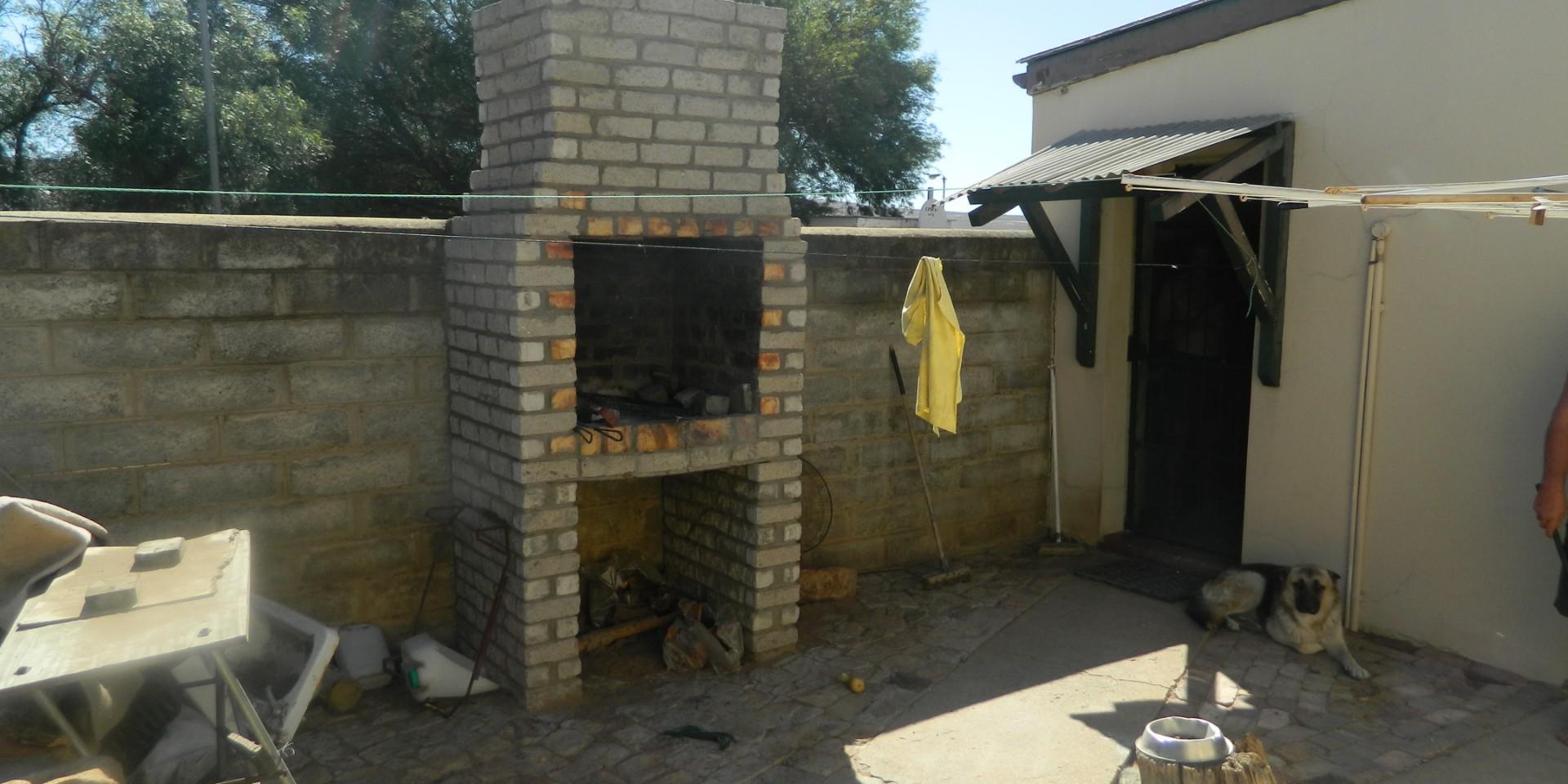 Image 4 of 6