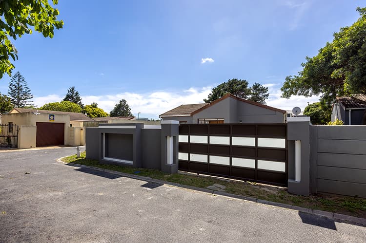 Main property image