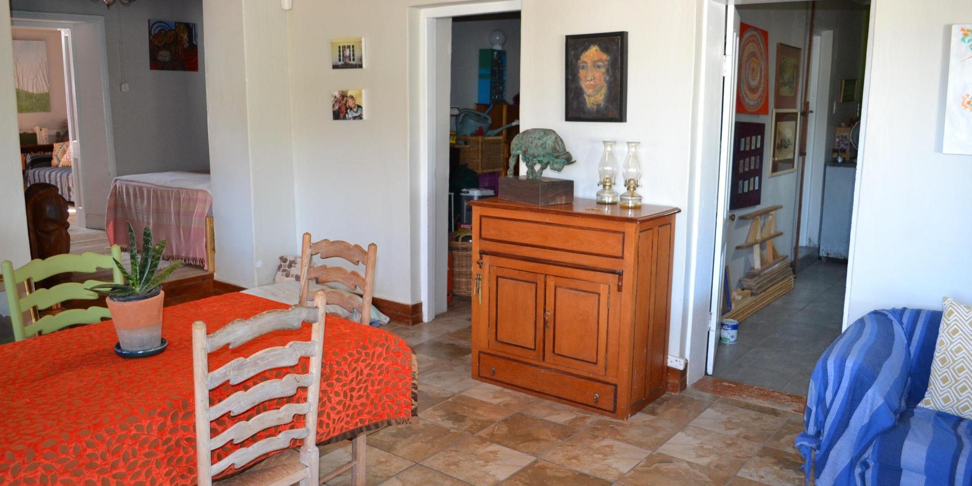 Image 2 of 6
