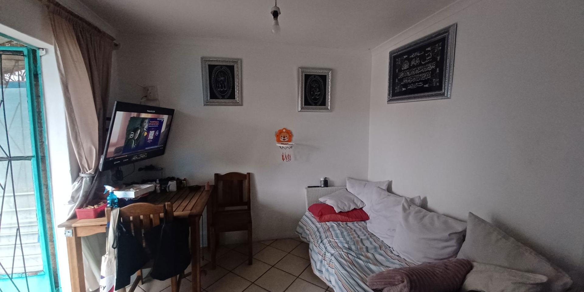 Image 2 of 6