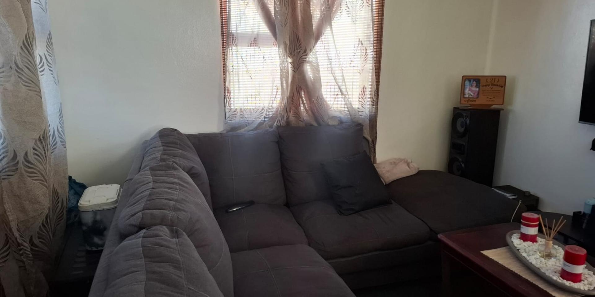 Image 3 of 6