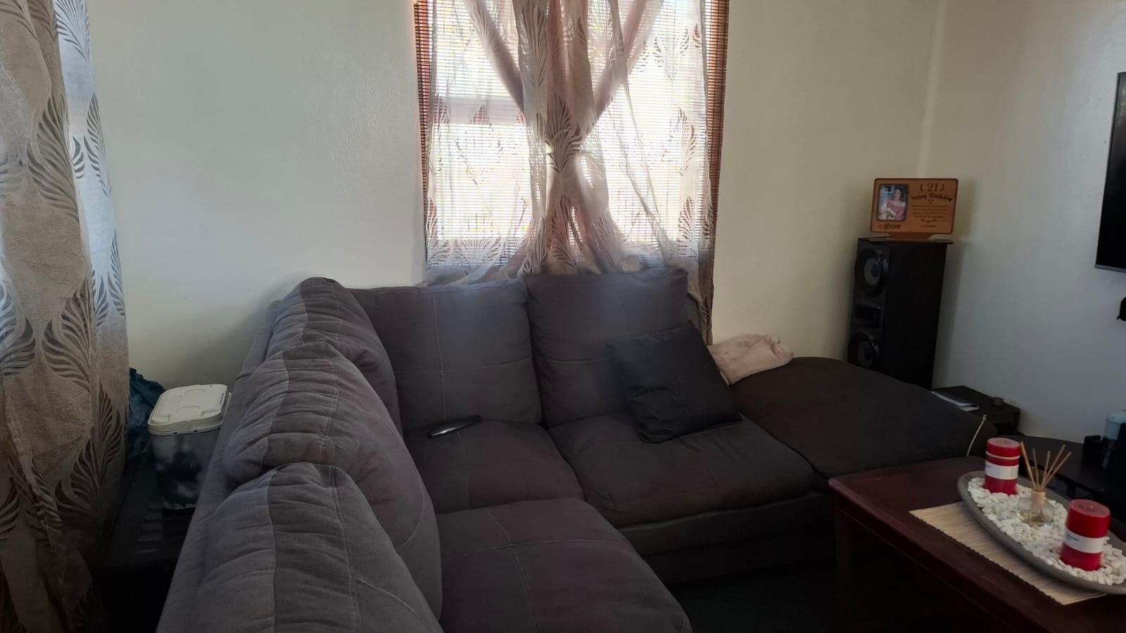 Image 3 of 6