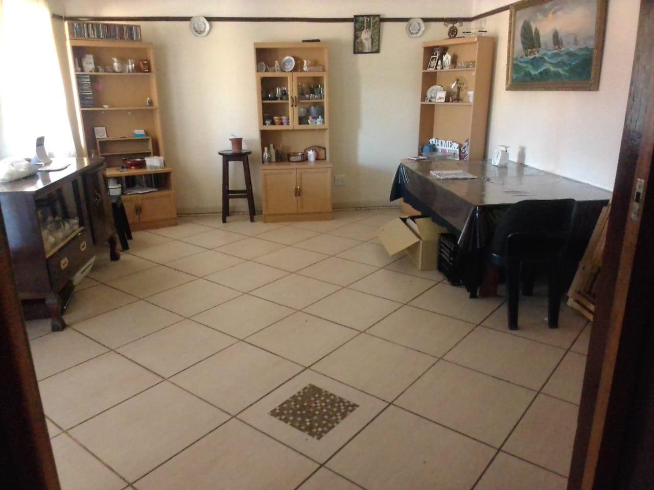 Image 4 of 6