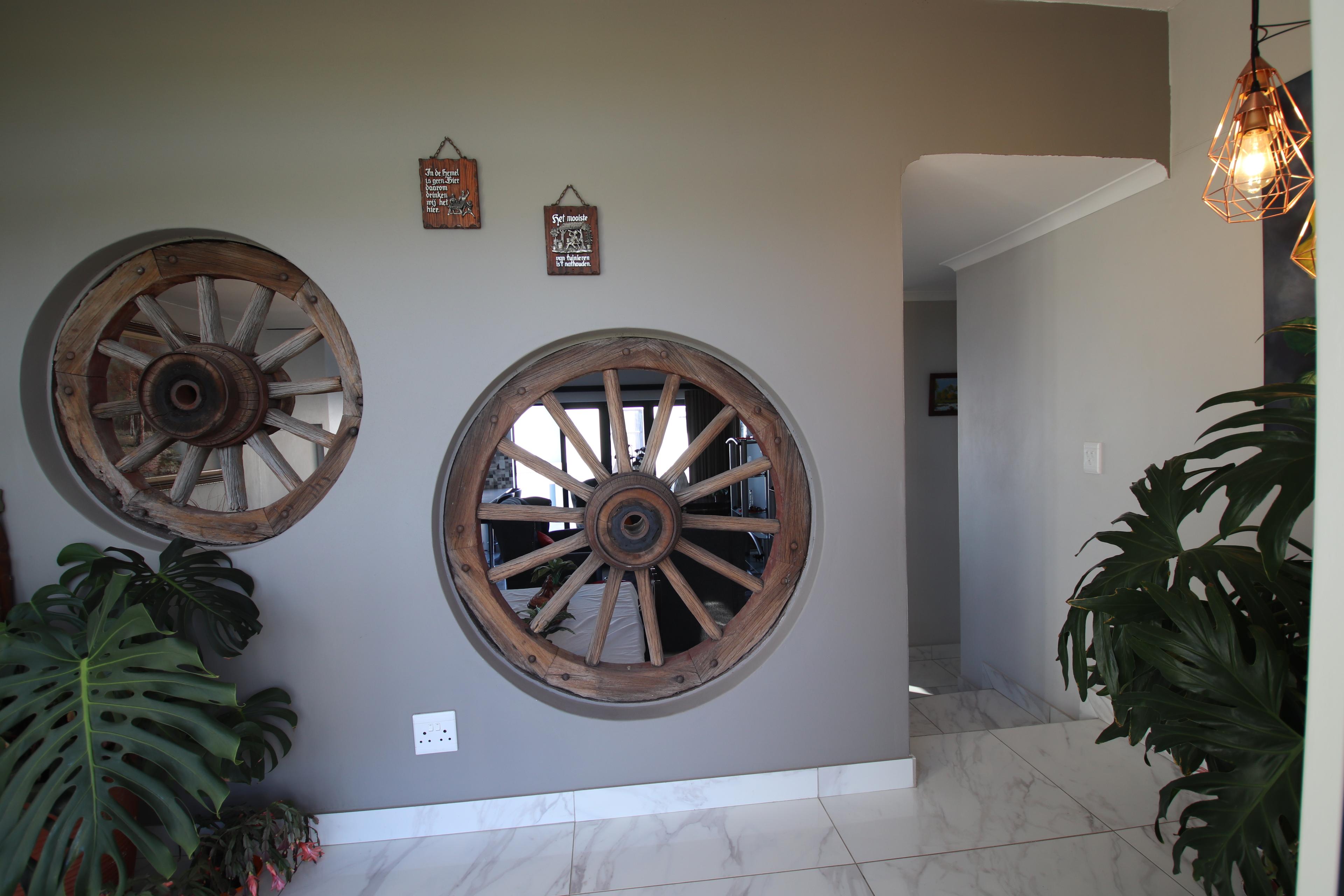 Image 4 of 6