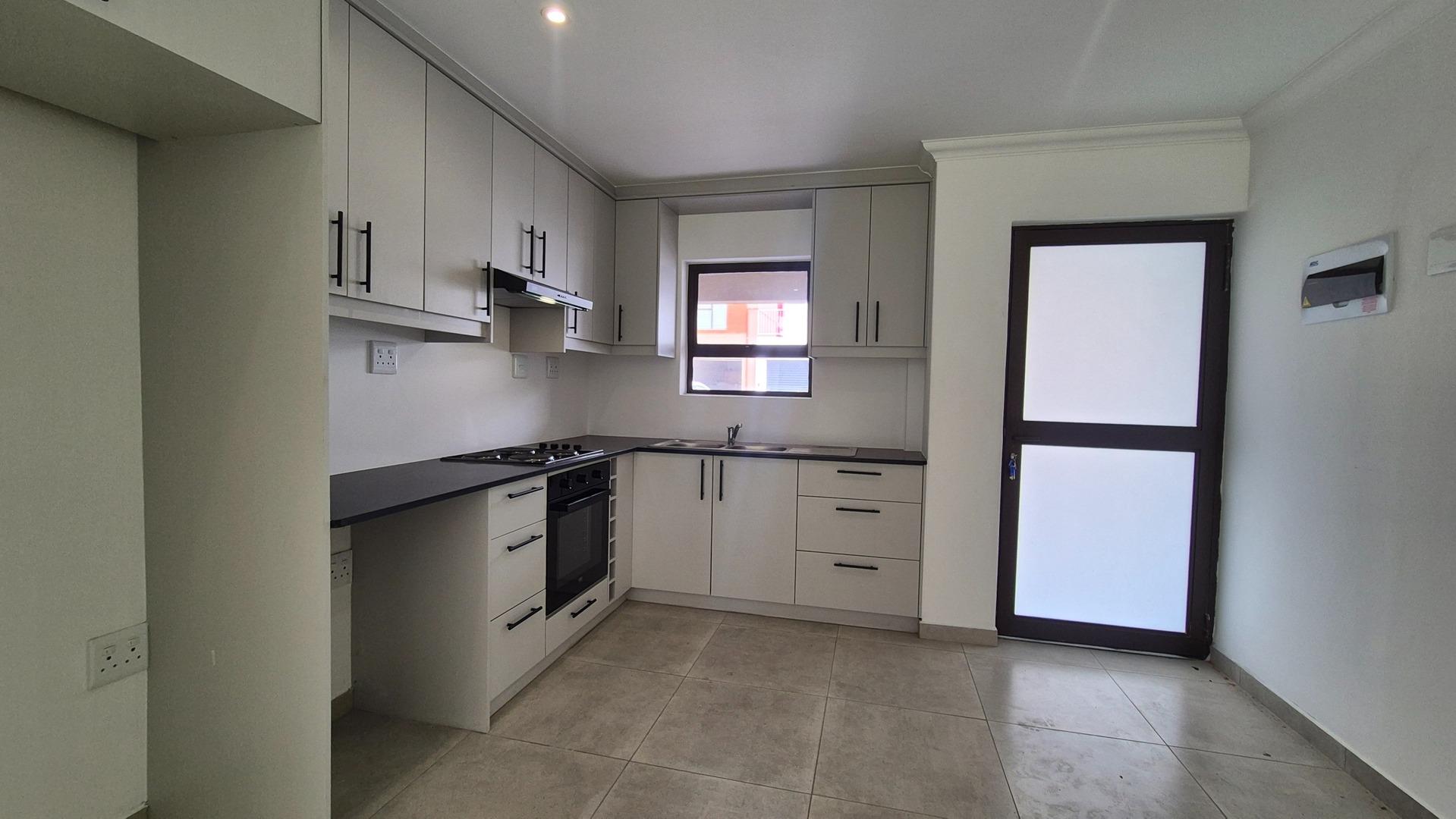 Image 4 of 6