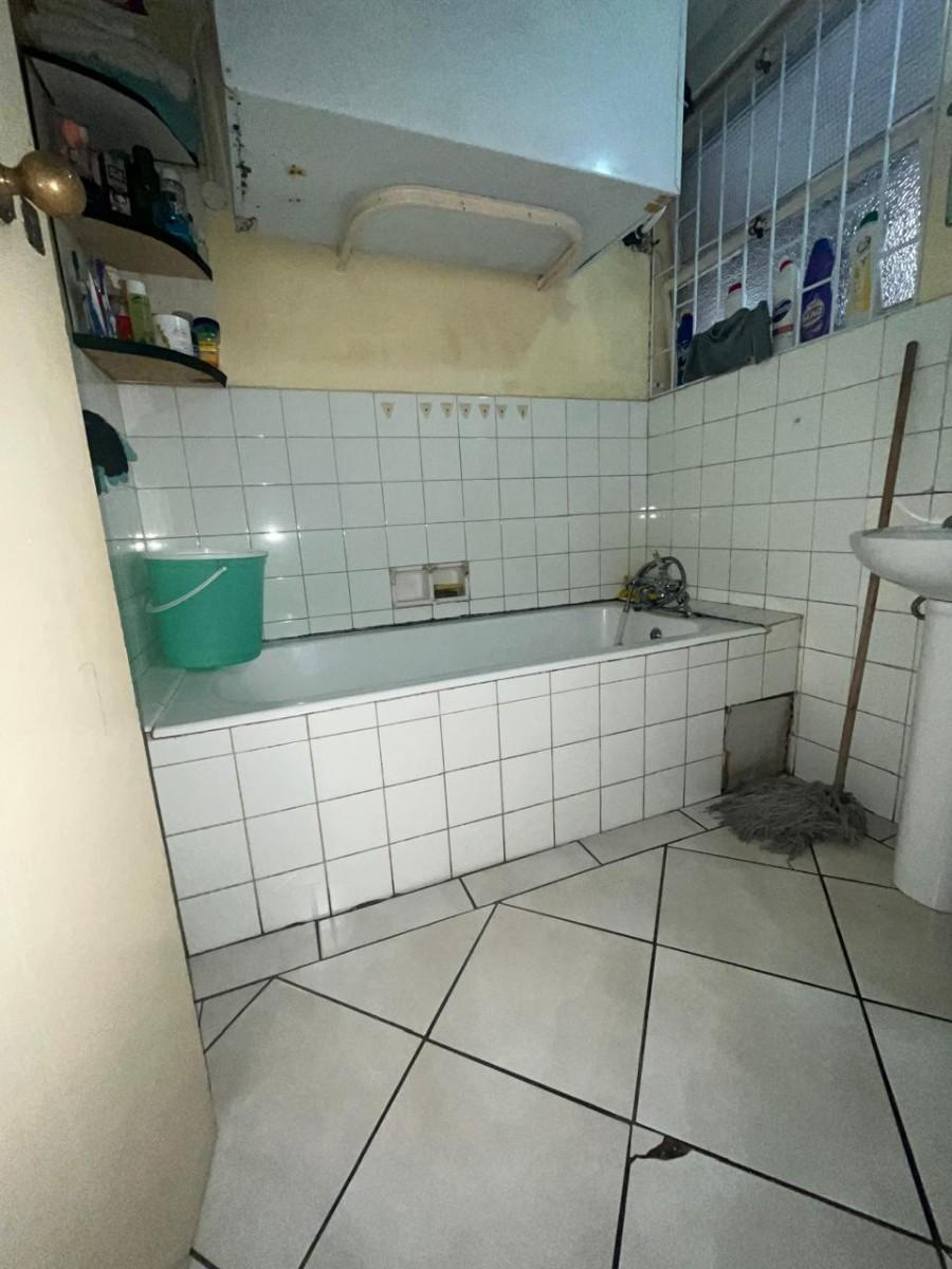 Image 4 of 6