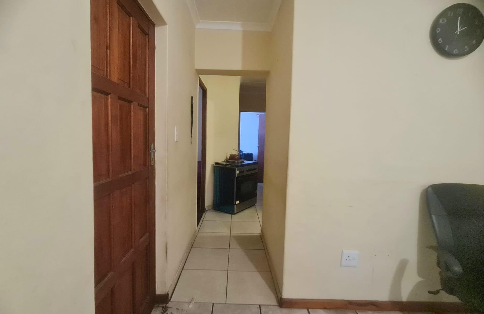 Image 4 of 6