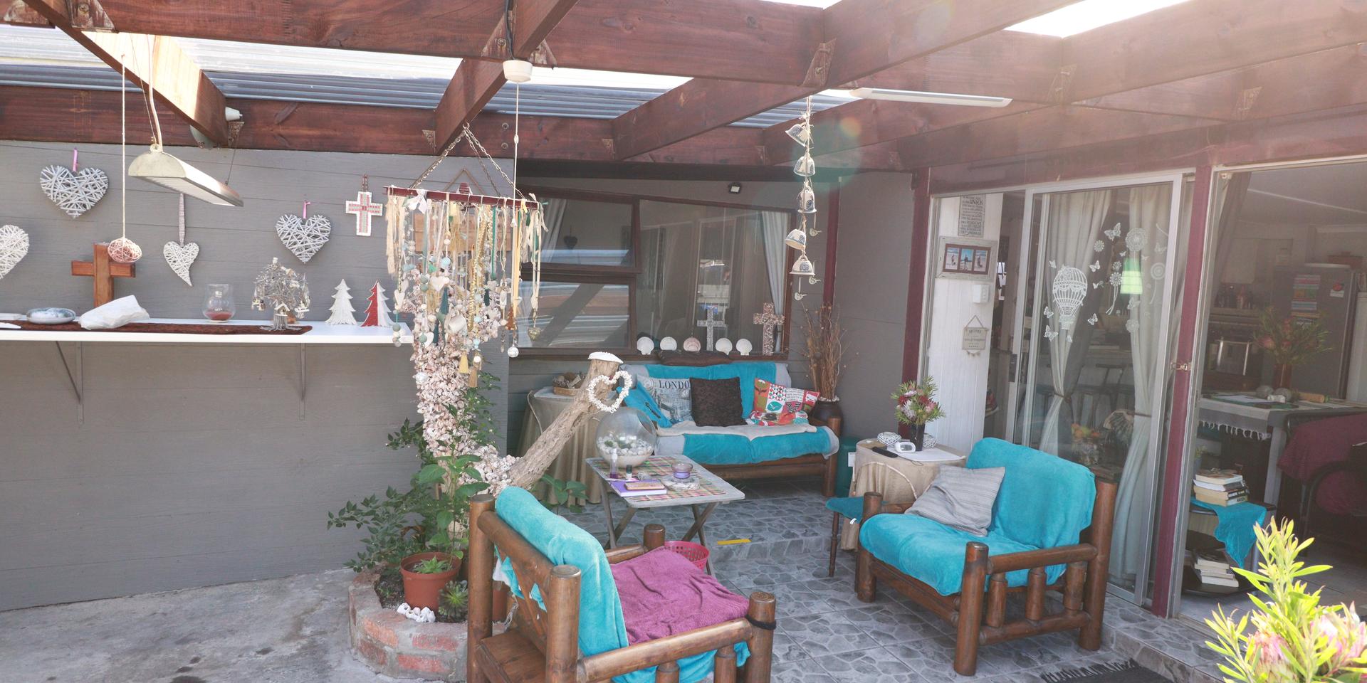 Image 2 of 6