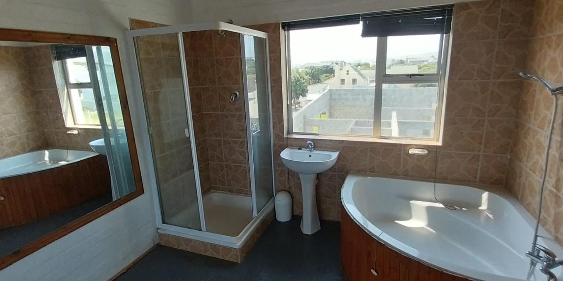 Image 3 of 6