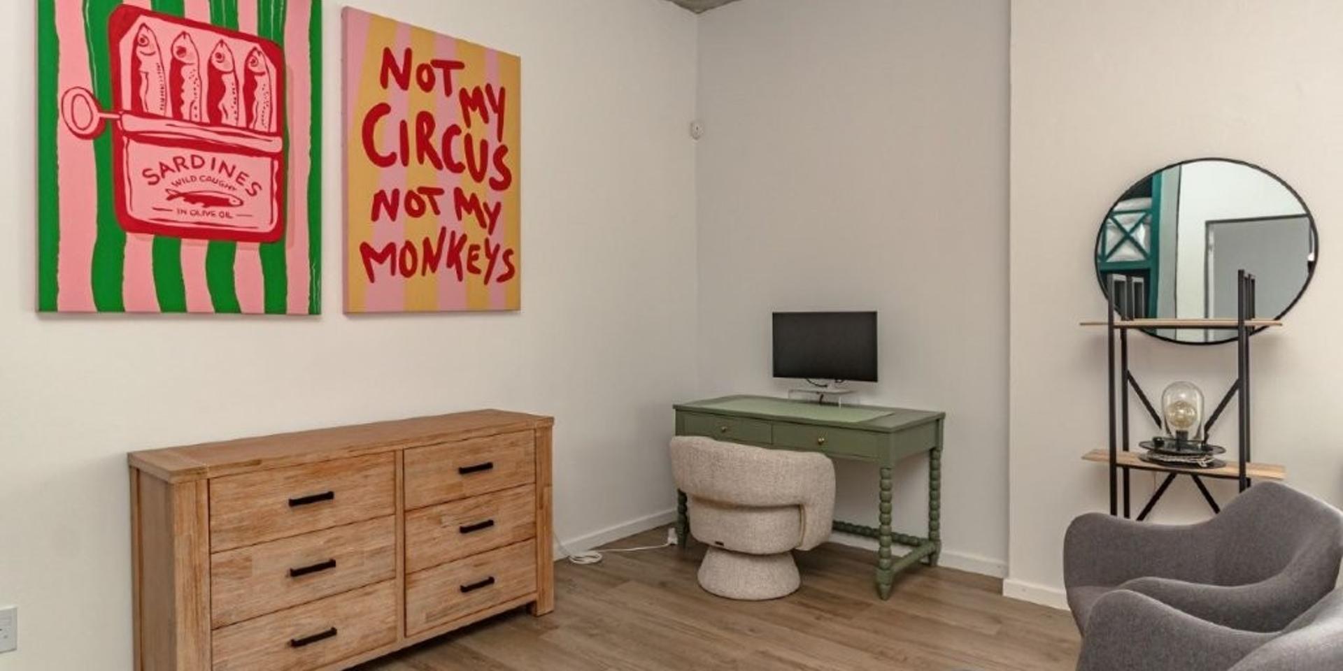 Image 4 of 6