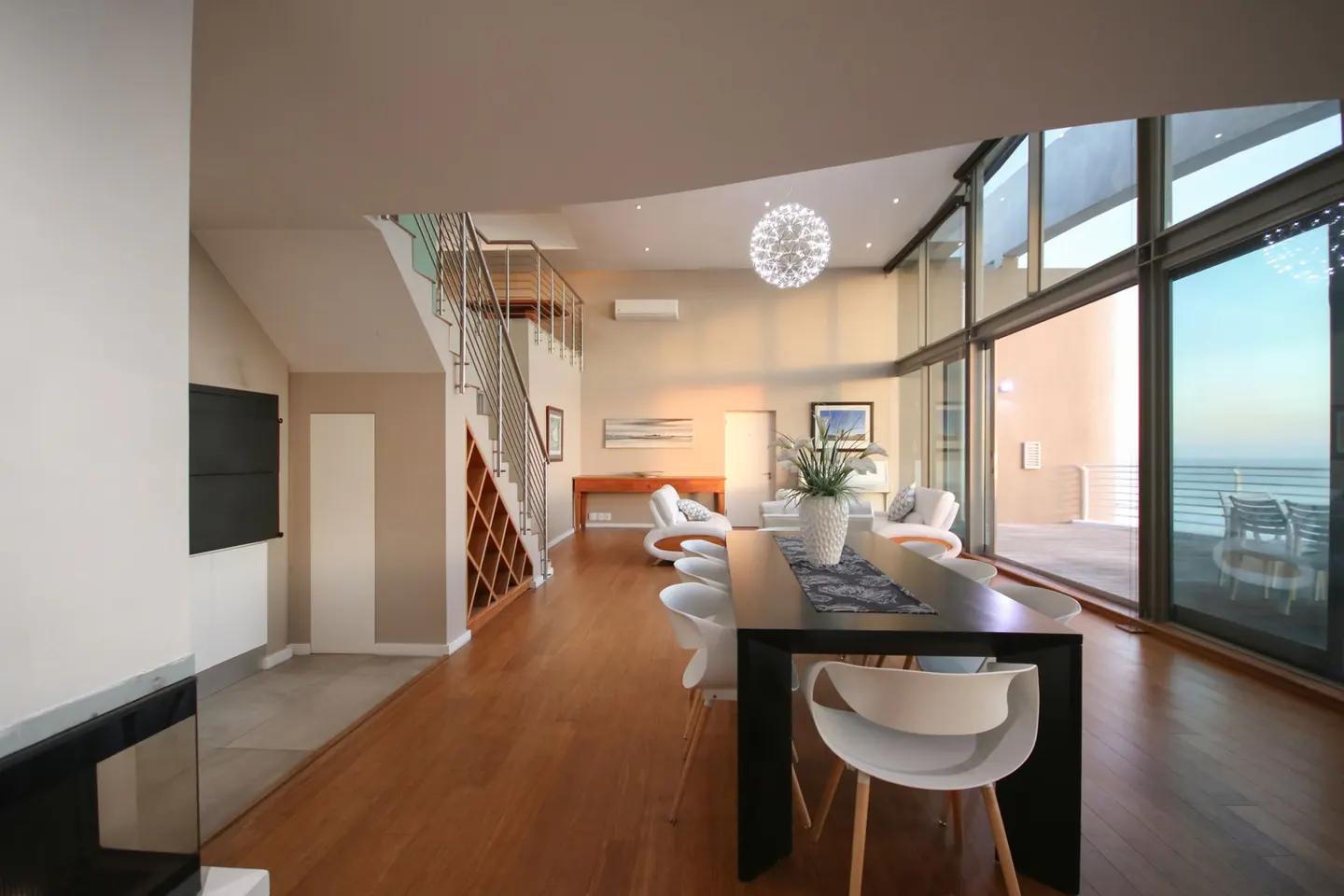 Image 3 of 6