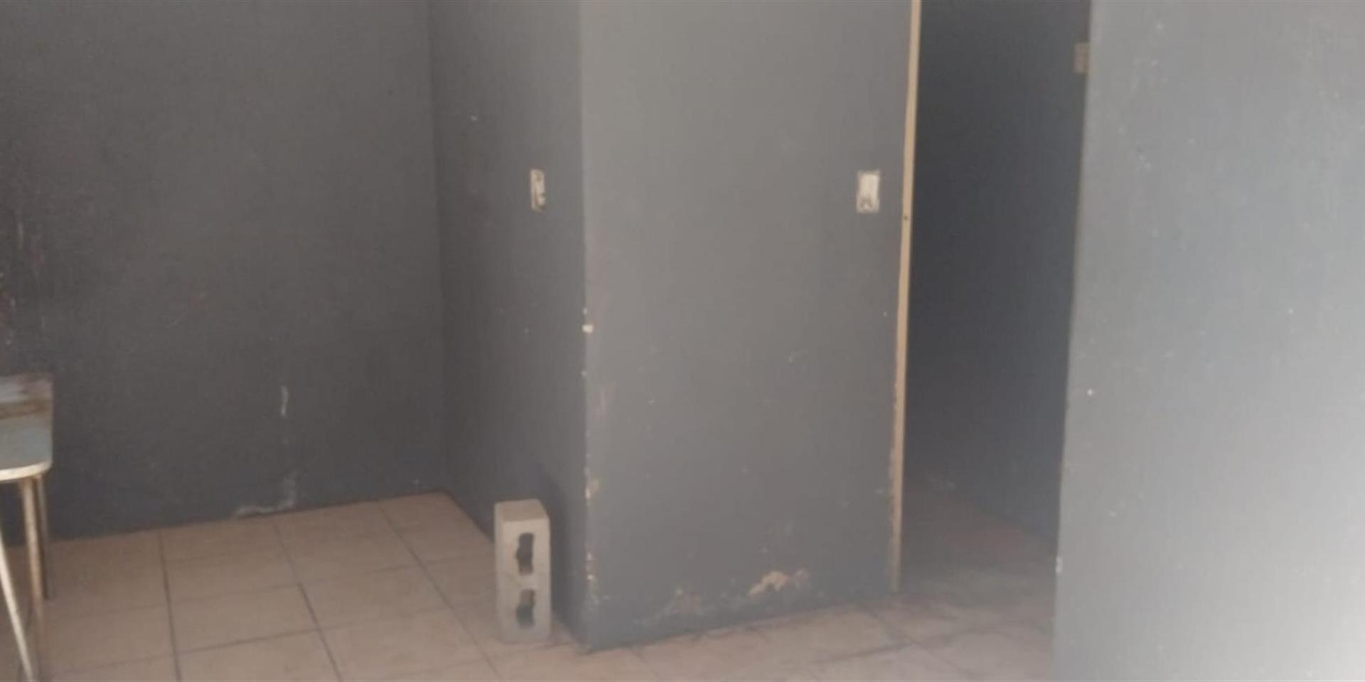 Image 5 of 6