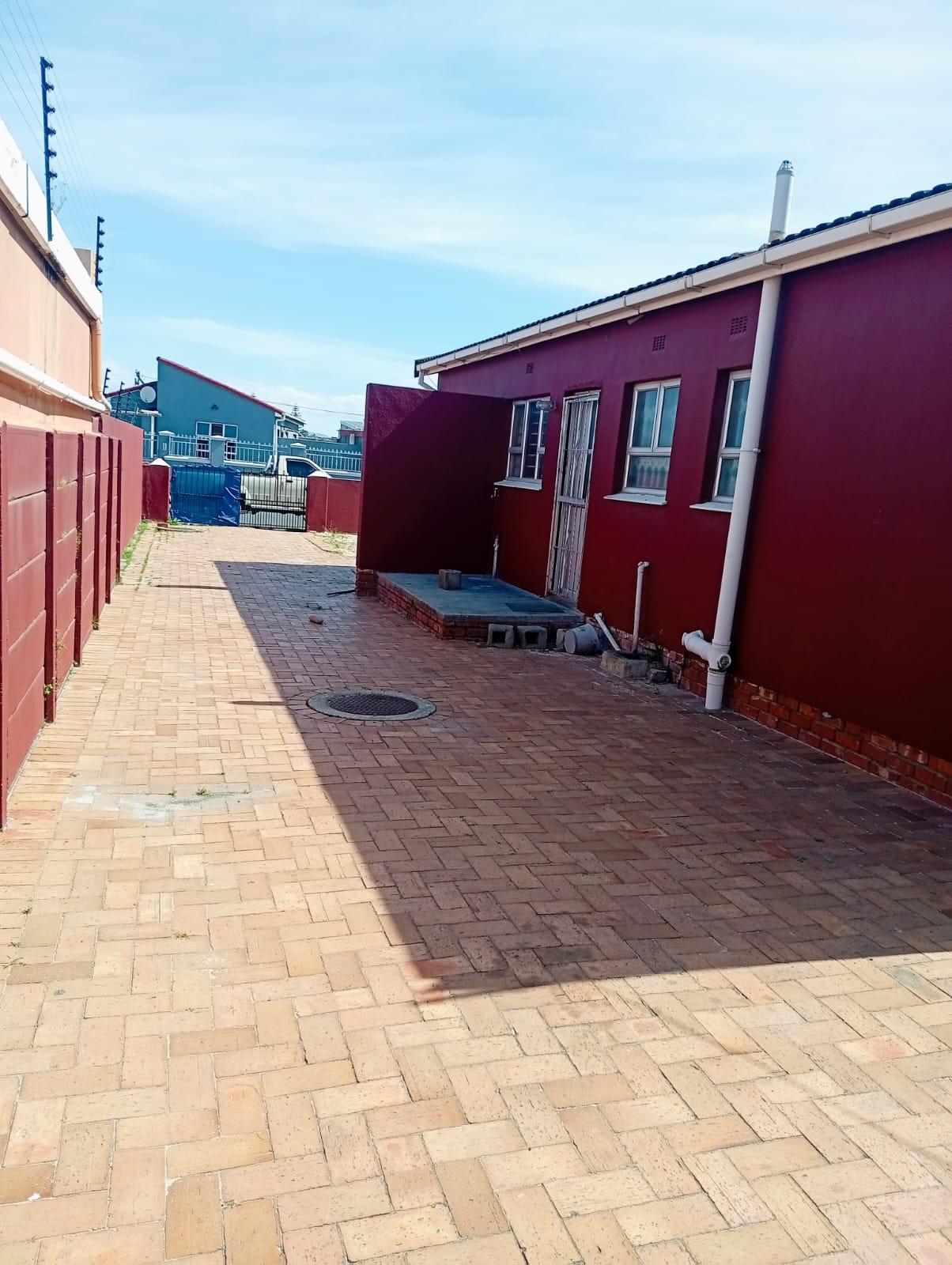 Image 4 of 6