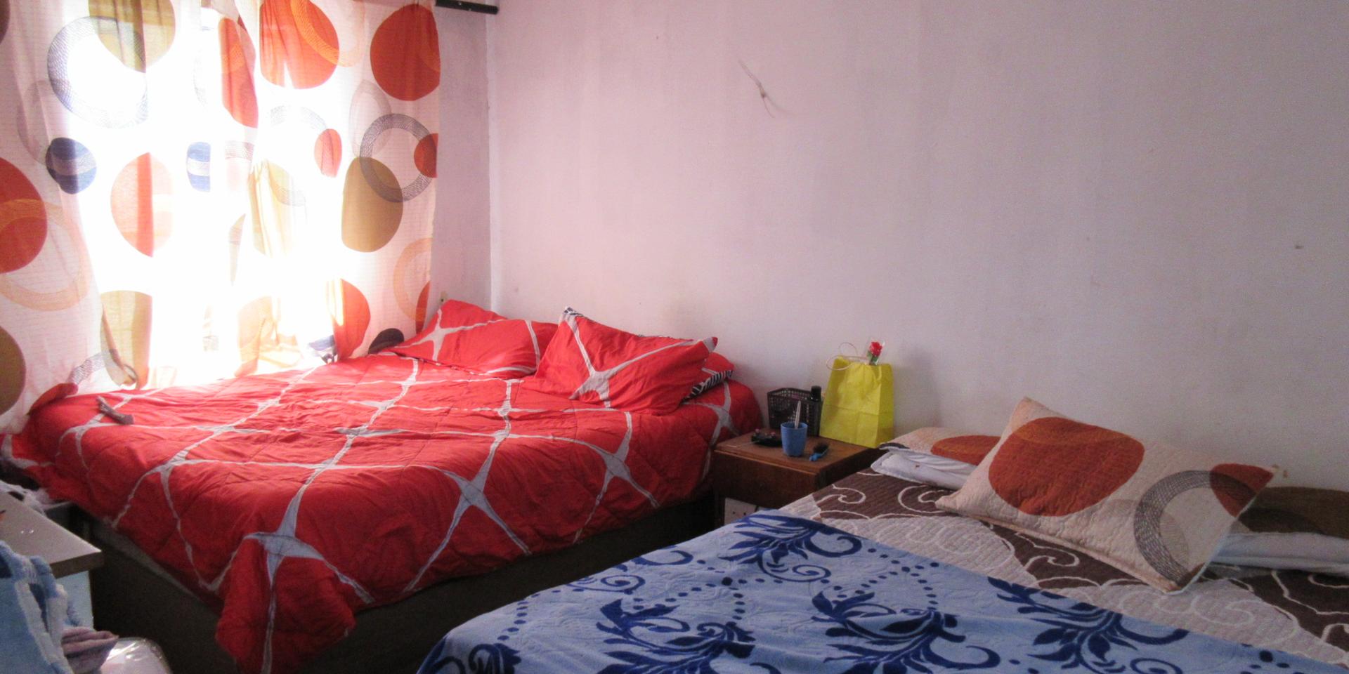 Image 4 of 6