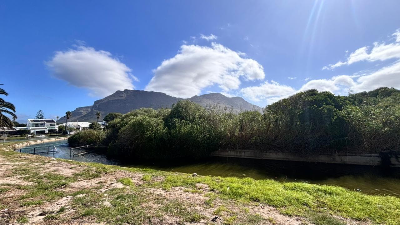 Image 2 of 6