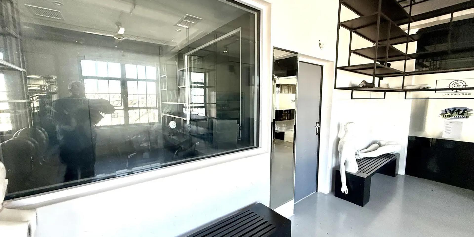 Image 4 of 6