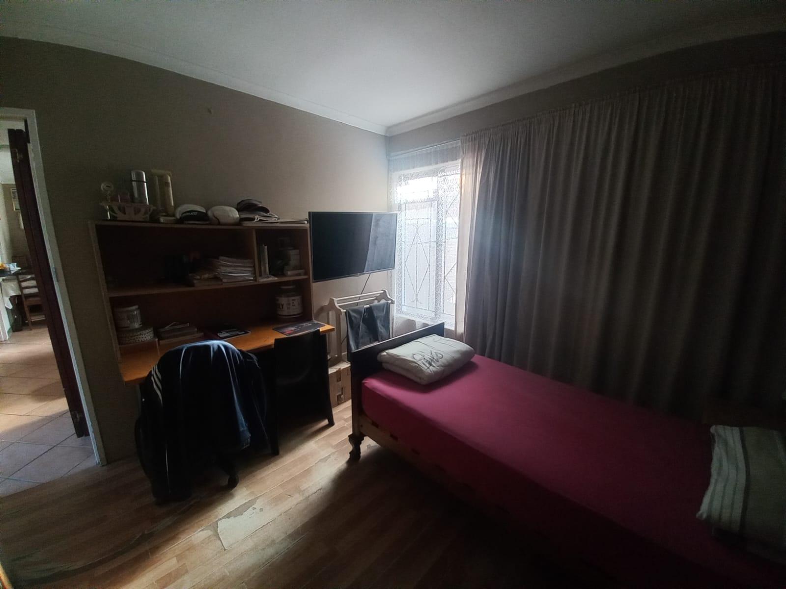 Image 12