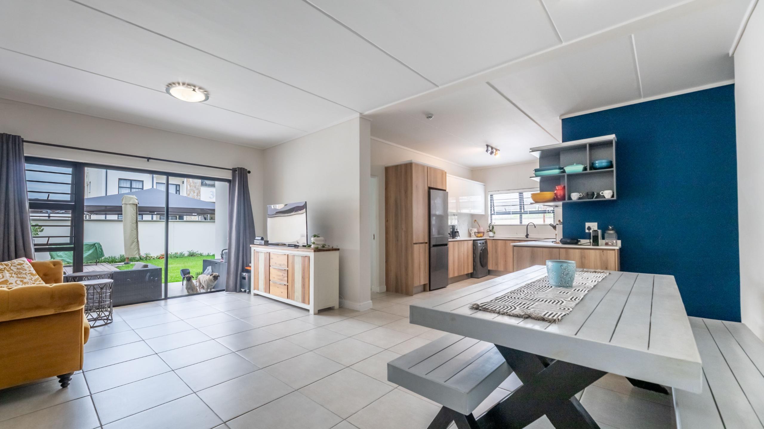 Image 3 of 6