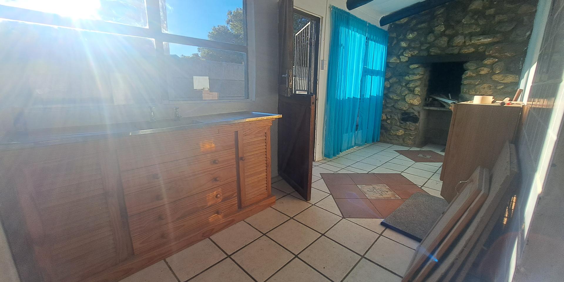 Image 4 of 6