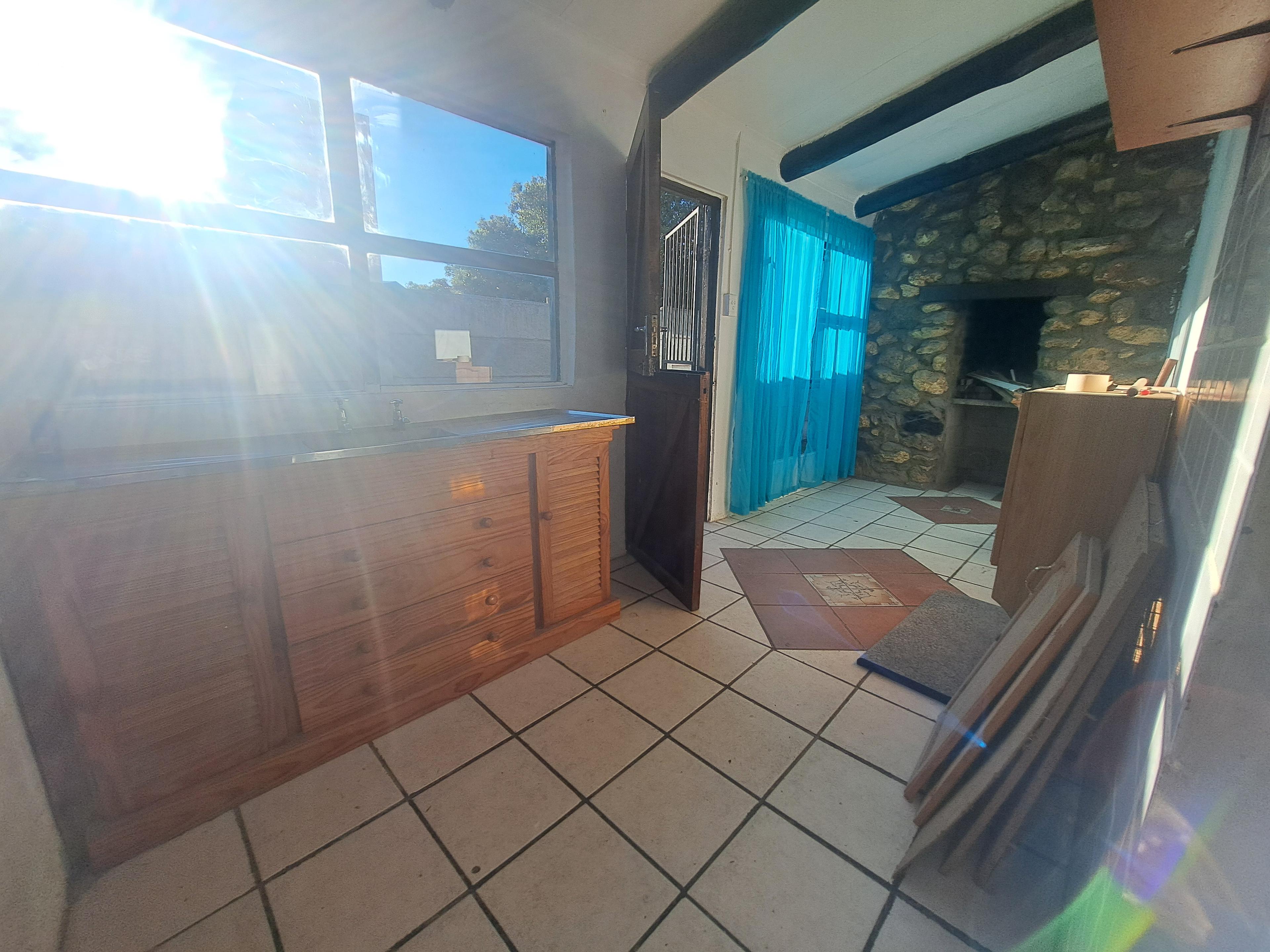 Image 4 of 6