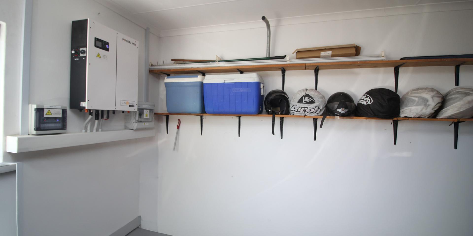 Image 1 of 6