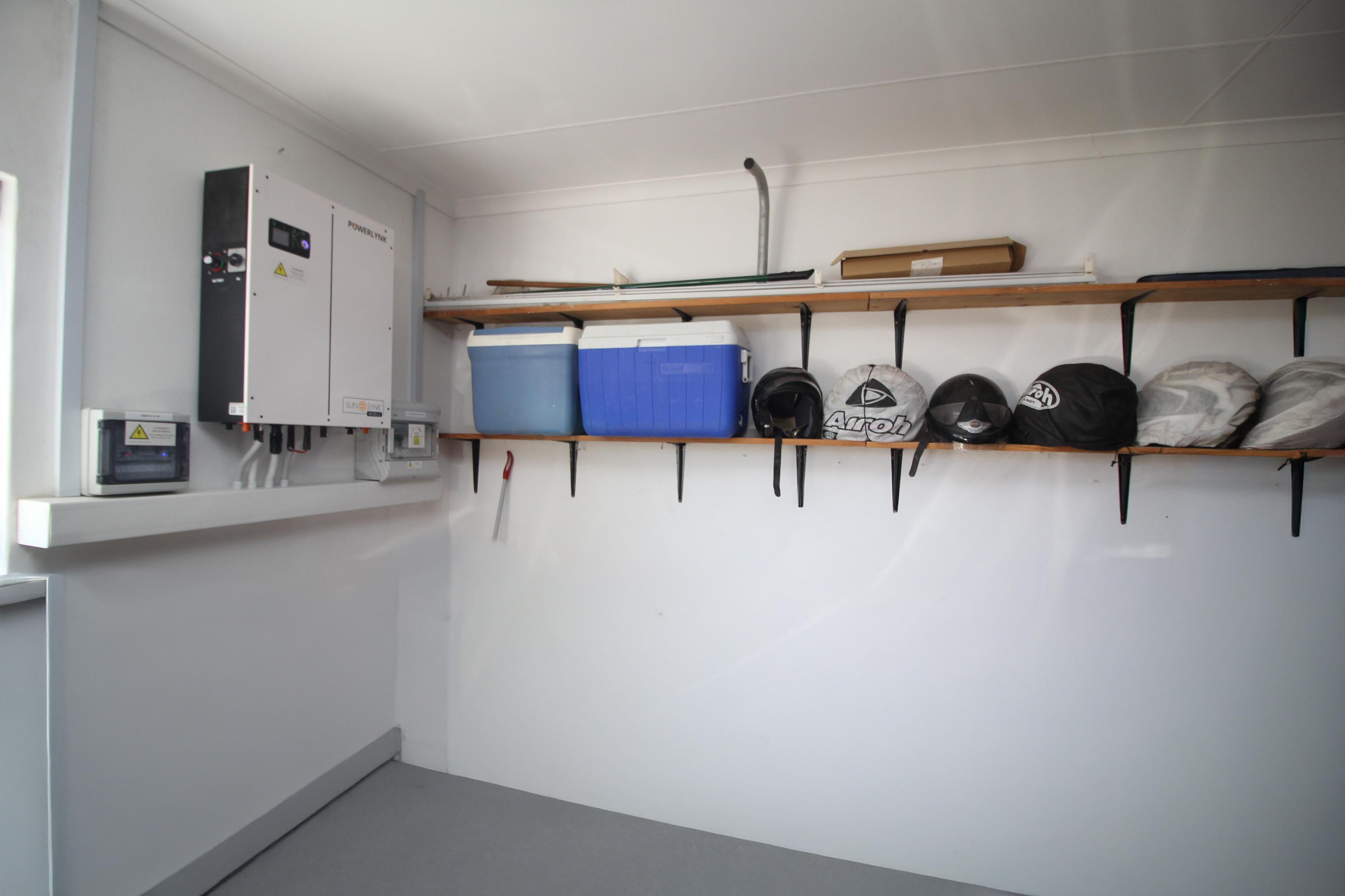 Image 1 of 6