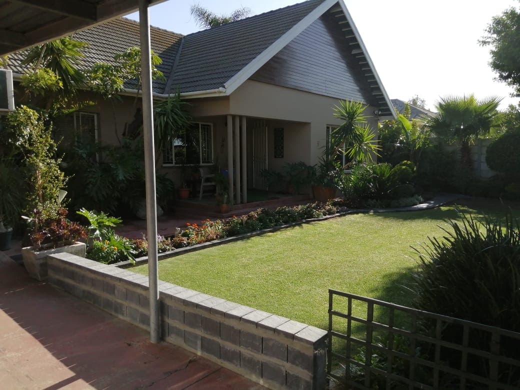 Image 2 of 6