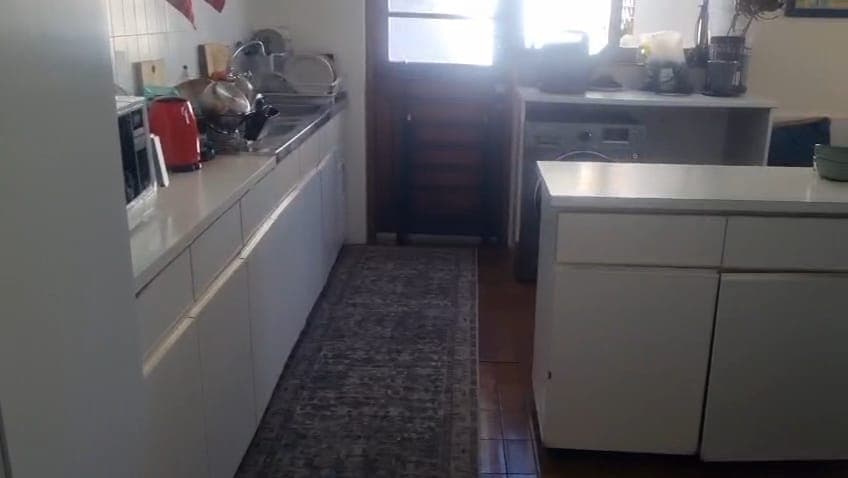 Image 4 of 6