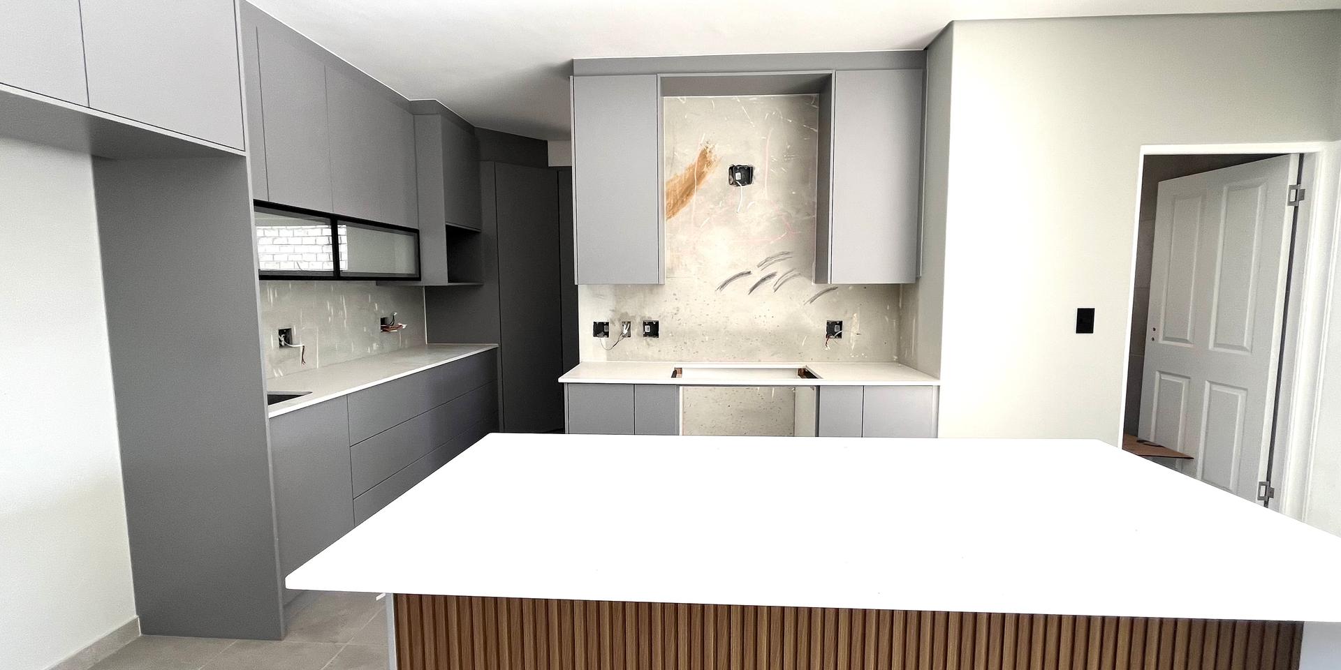 Image 2 of 6