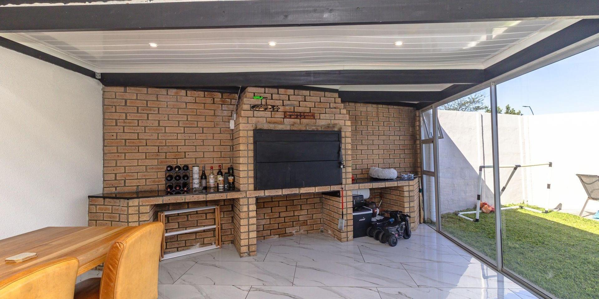 Image 5 of 6