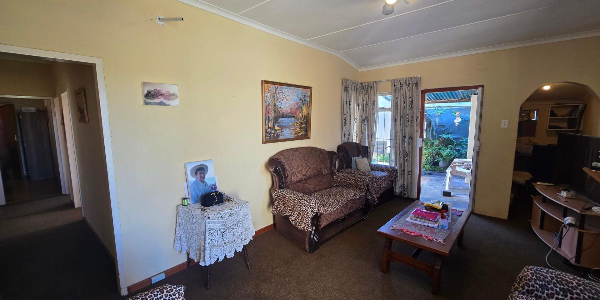 Image 4 of 6