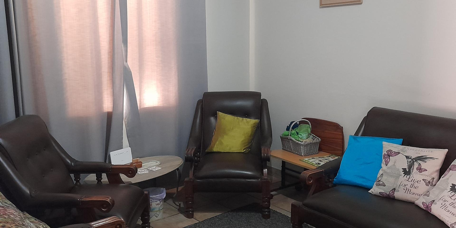 Image 4 of 6