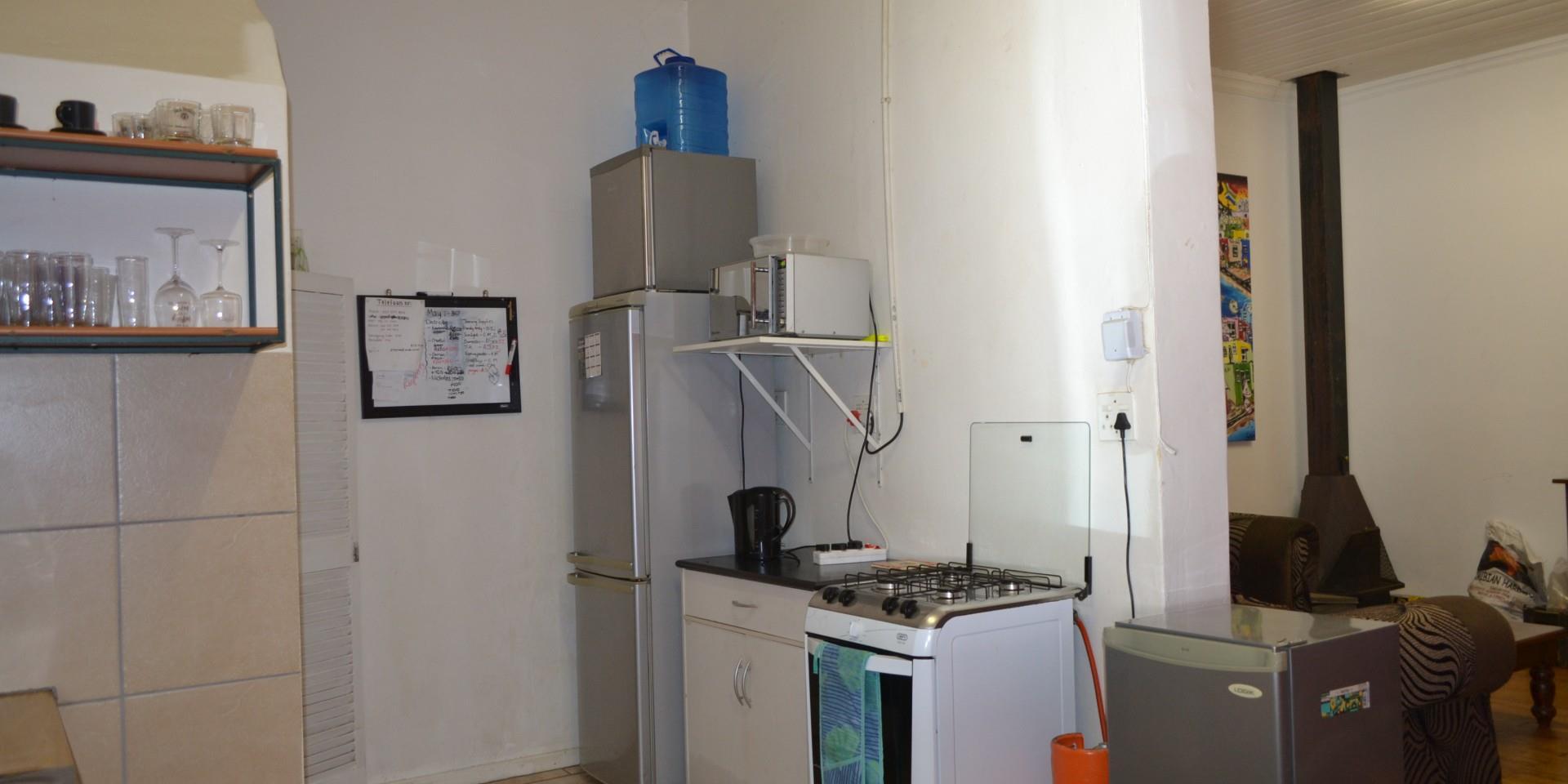 Image 4 of 6