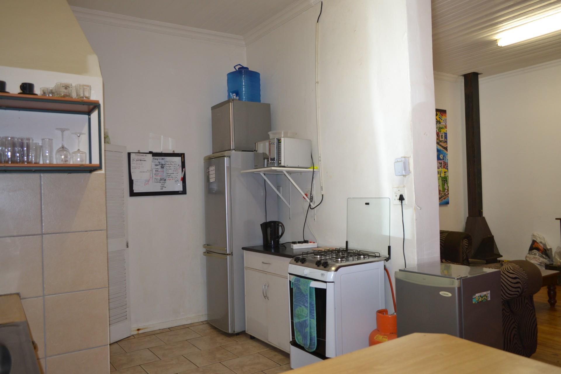 Image 4 of 6