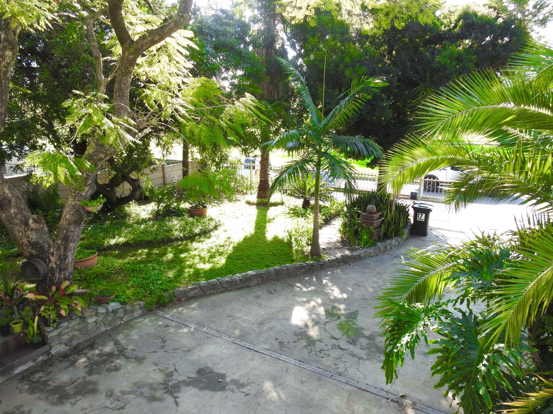 Image 4 of 6