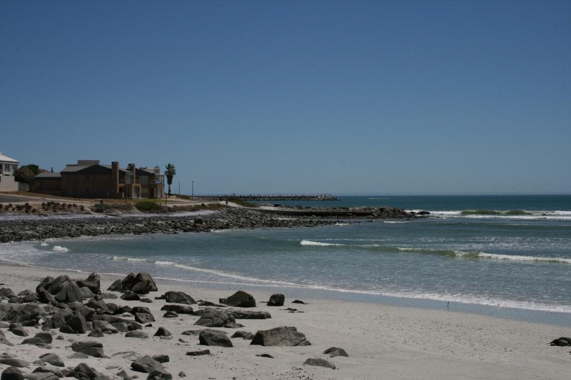 Image 2 of 6