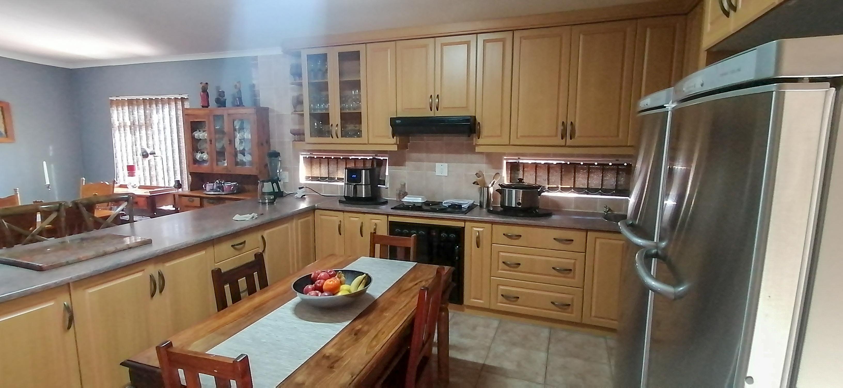 Image 4 of 6