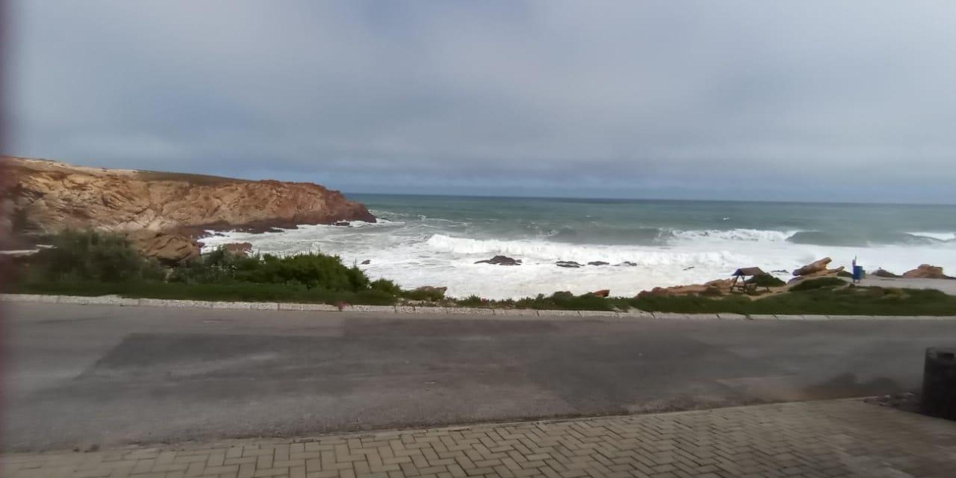 Image 2 of 6