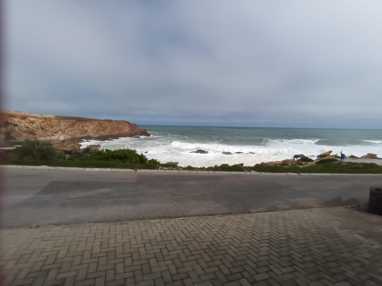 Image 2 of 6
