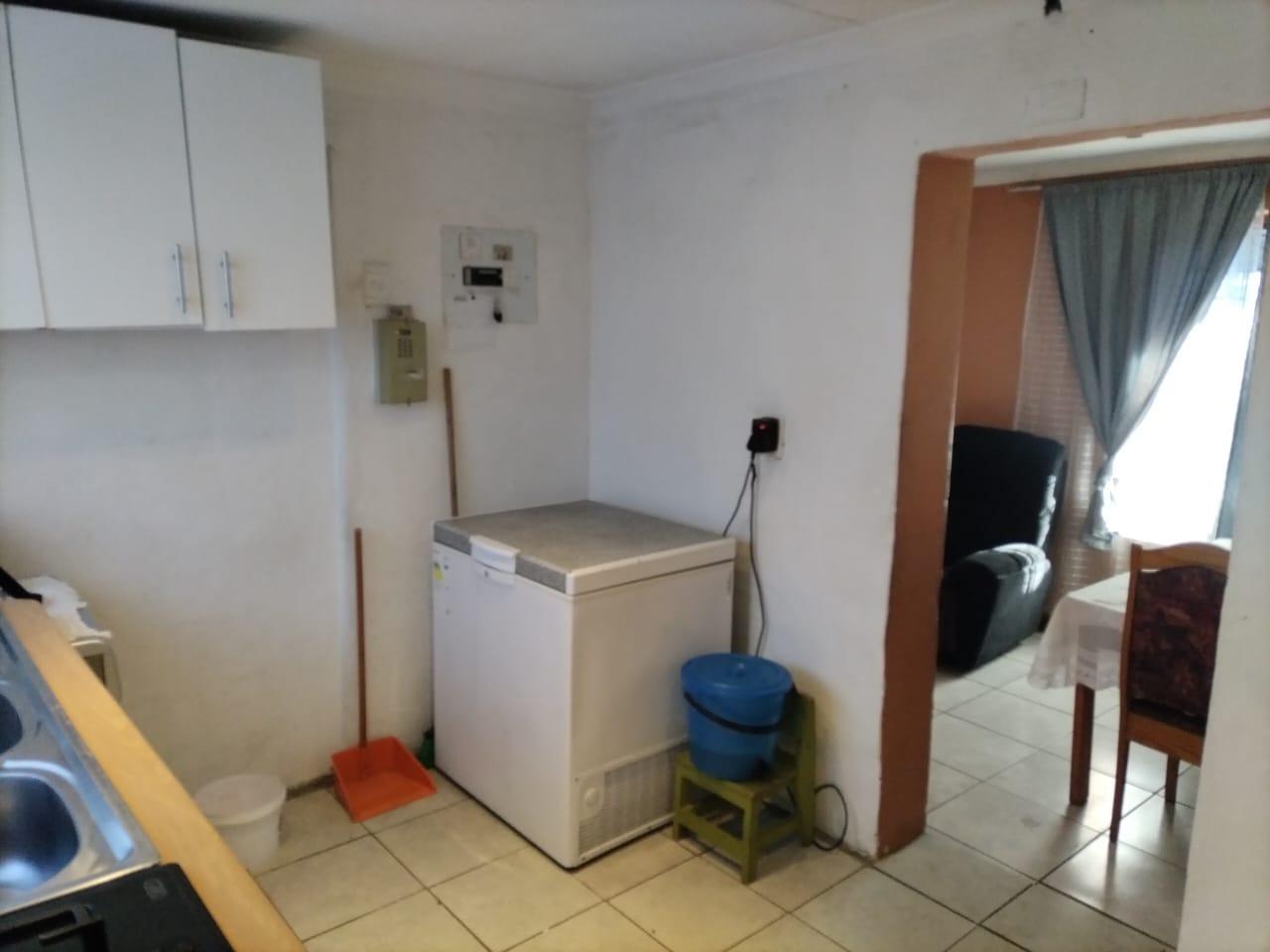 Image 3 of 6