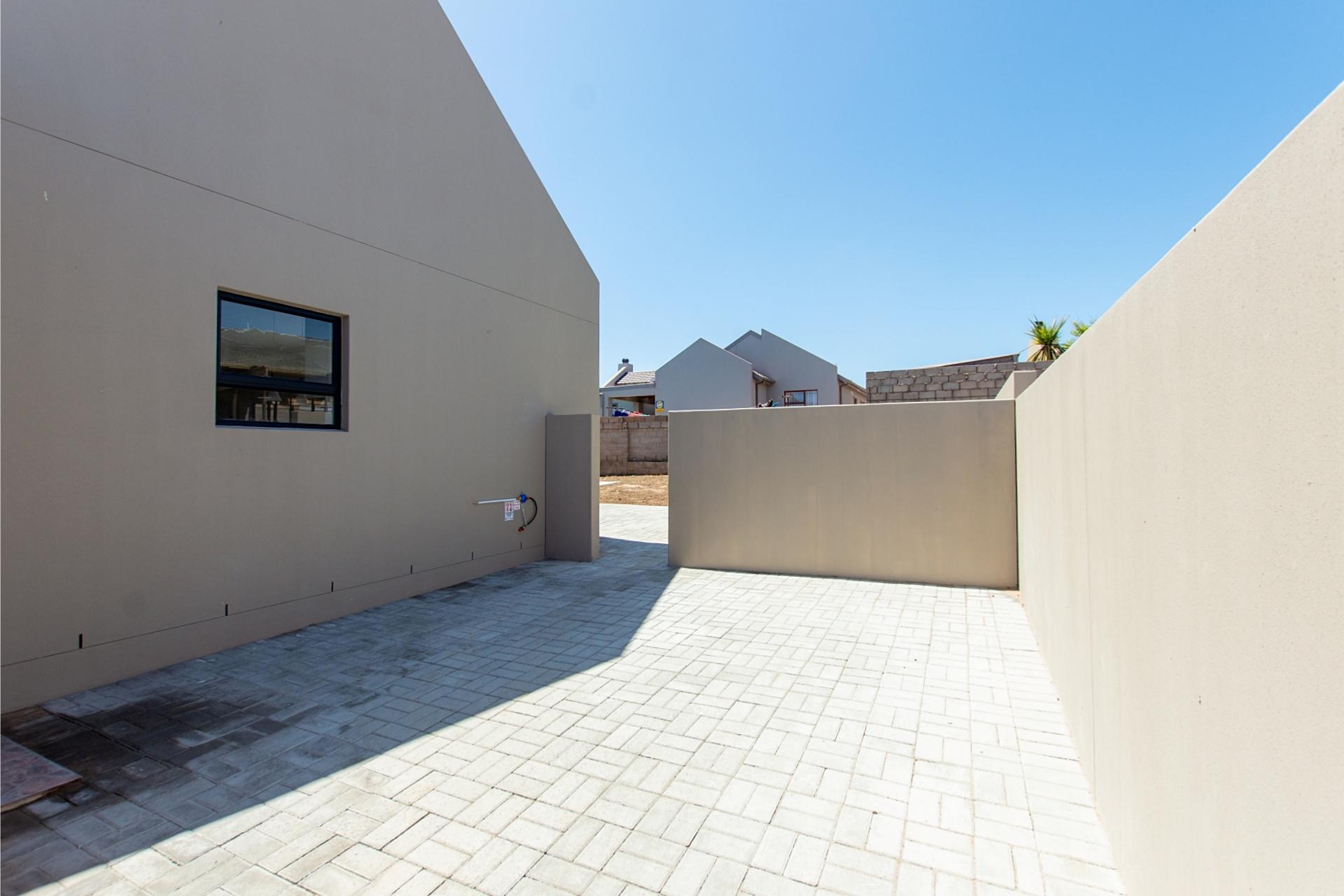 Image 4 of 6
