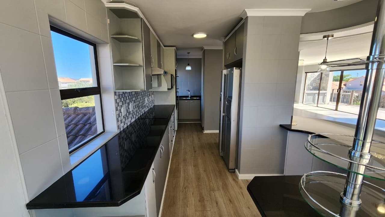 Image 5 of 6