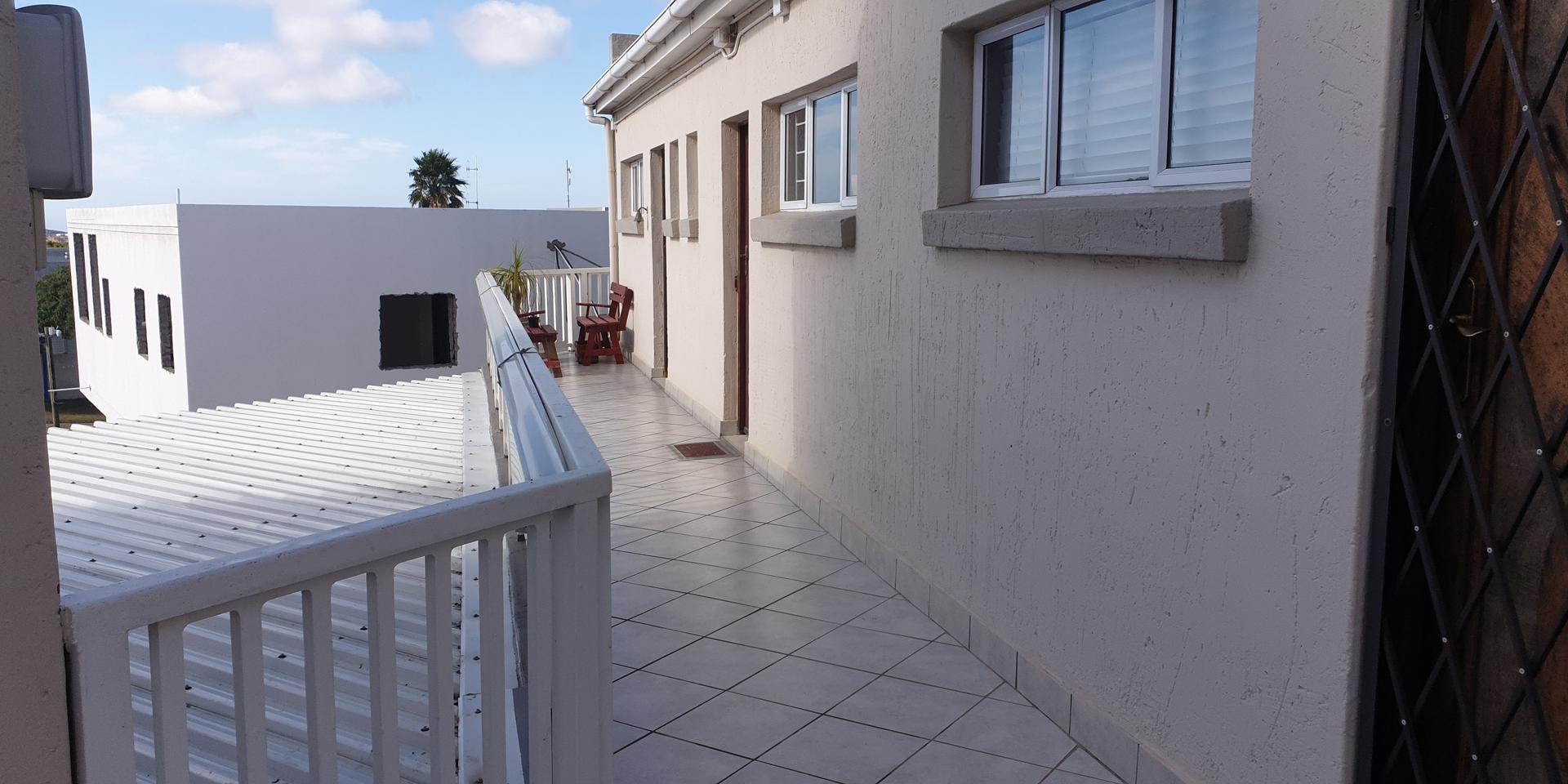 Image 3 of 6