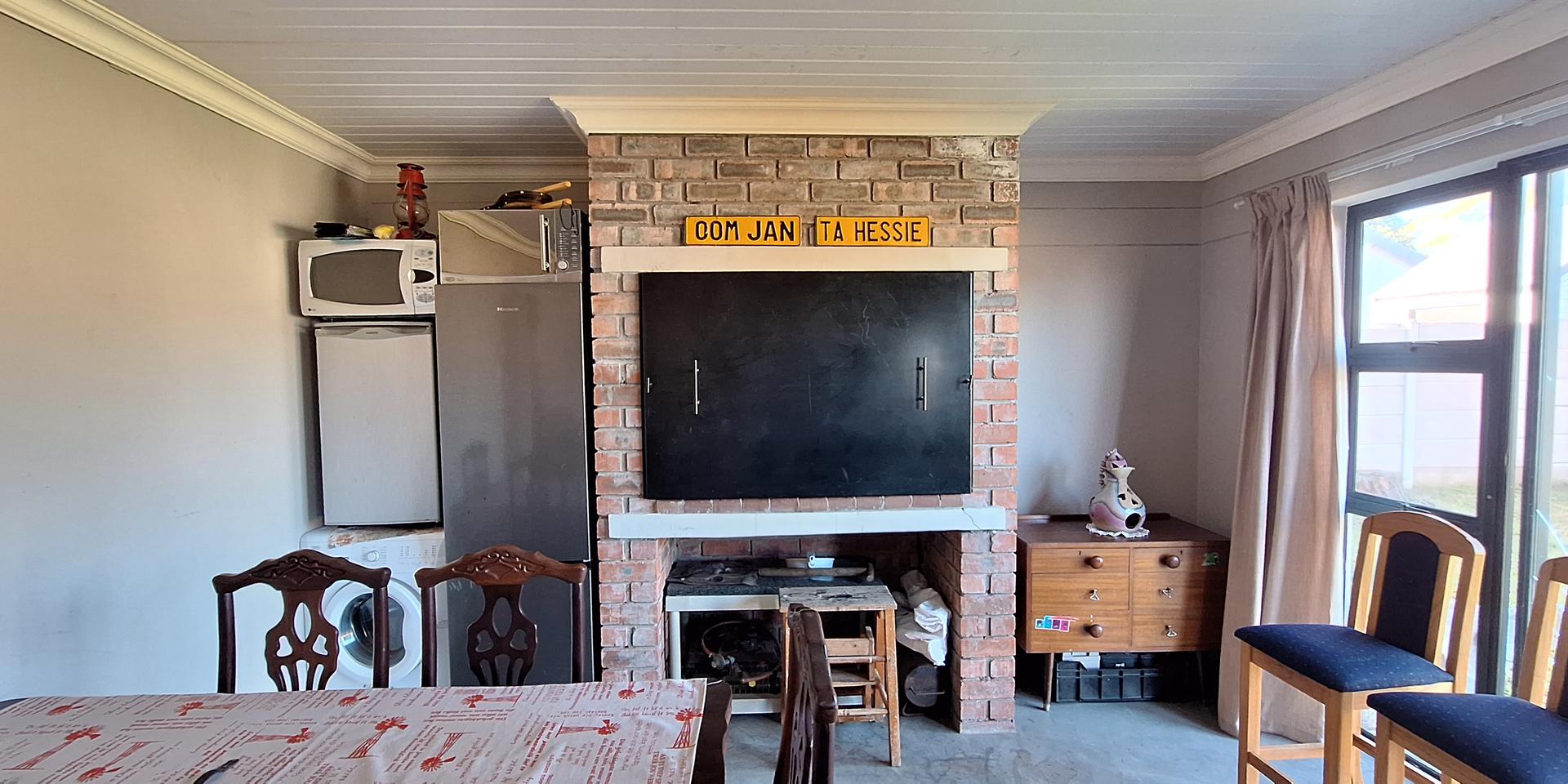 Image 4 of 6